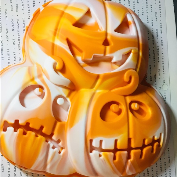 Halloween 3 JOL Pumpkins Silicone Baking Mold Orange White Marble - Picture 4 of 7